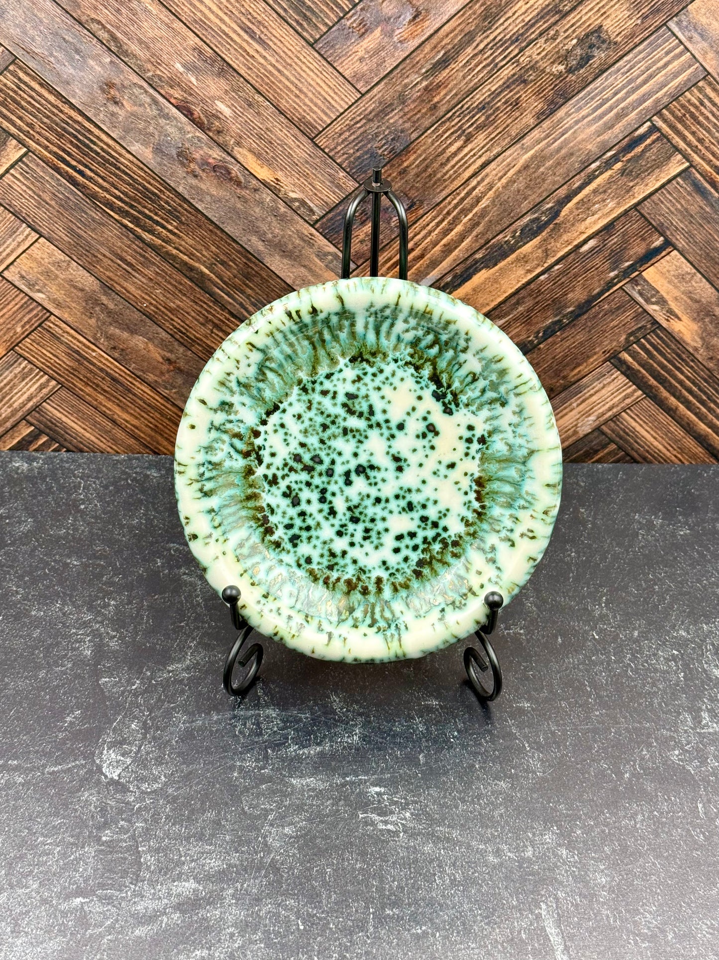 Bubble plate - for Decorative Use ONLY
