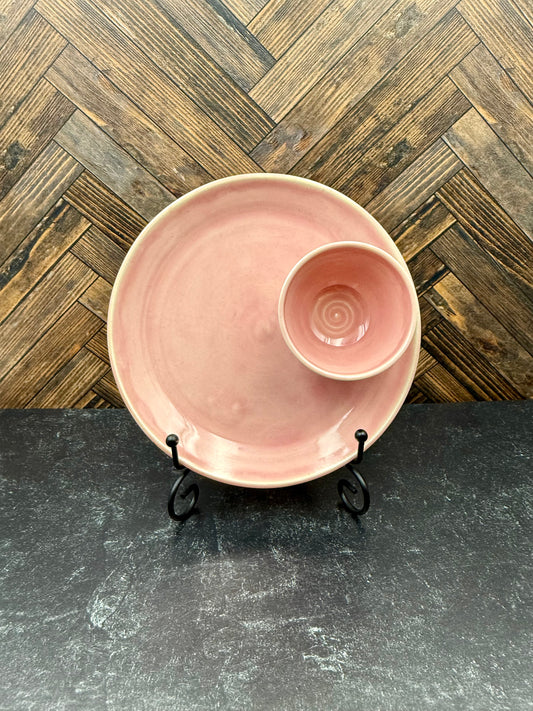 Snack plate with attached condiment bowl