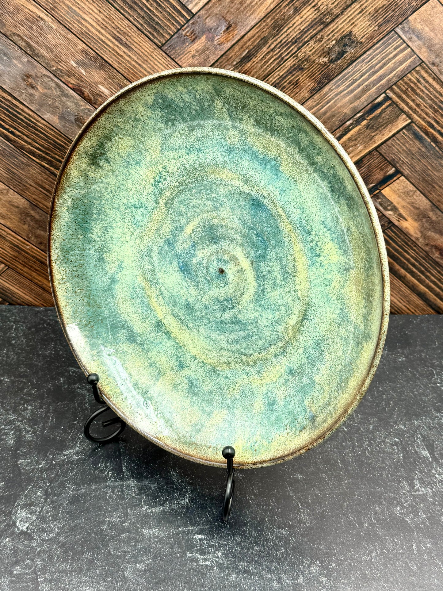Serving plate, personal plate
